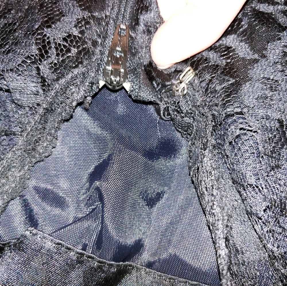 Vintage Late 70’s 80's Gunne Sax Black Lace & Satin Dress 5 - Picture 5 of 11